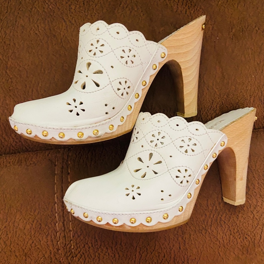 Authentic LV white clogs🤩🤩🤩